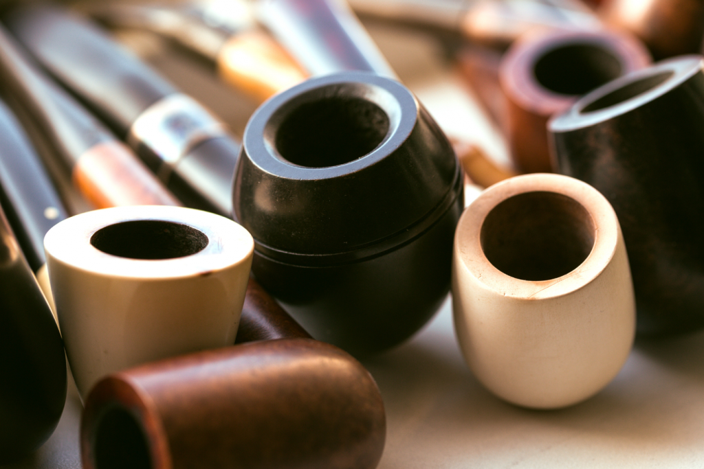 Tobaccopipemaker3 8c8f8db794c7aa5ff68d7ee2d785eed2 2000The Art of the Tobacco Pipe Maker